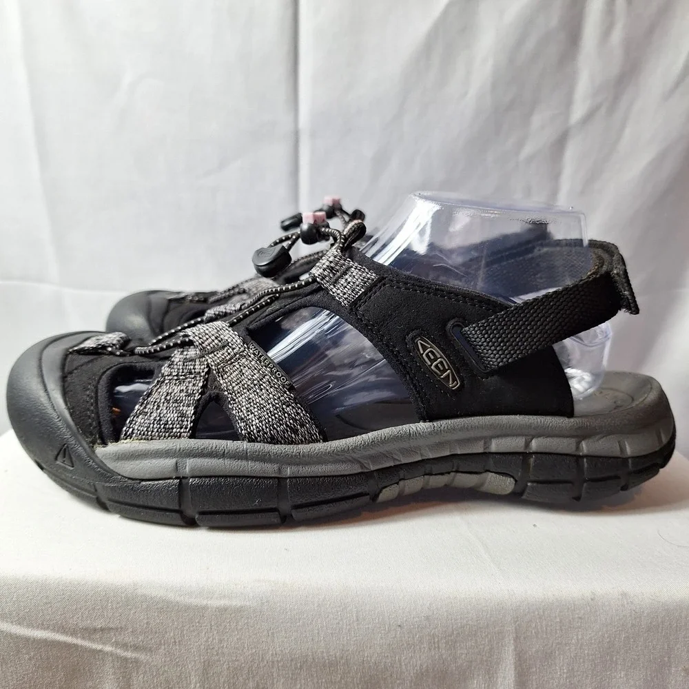 KEEN Ravine H2 Hiking Sandal Womens Sz 11 Black Gray Adjustable Bungee Closure
